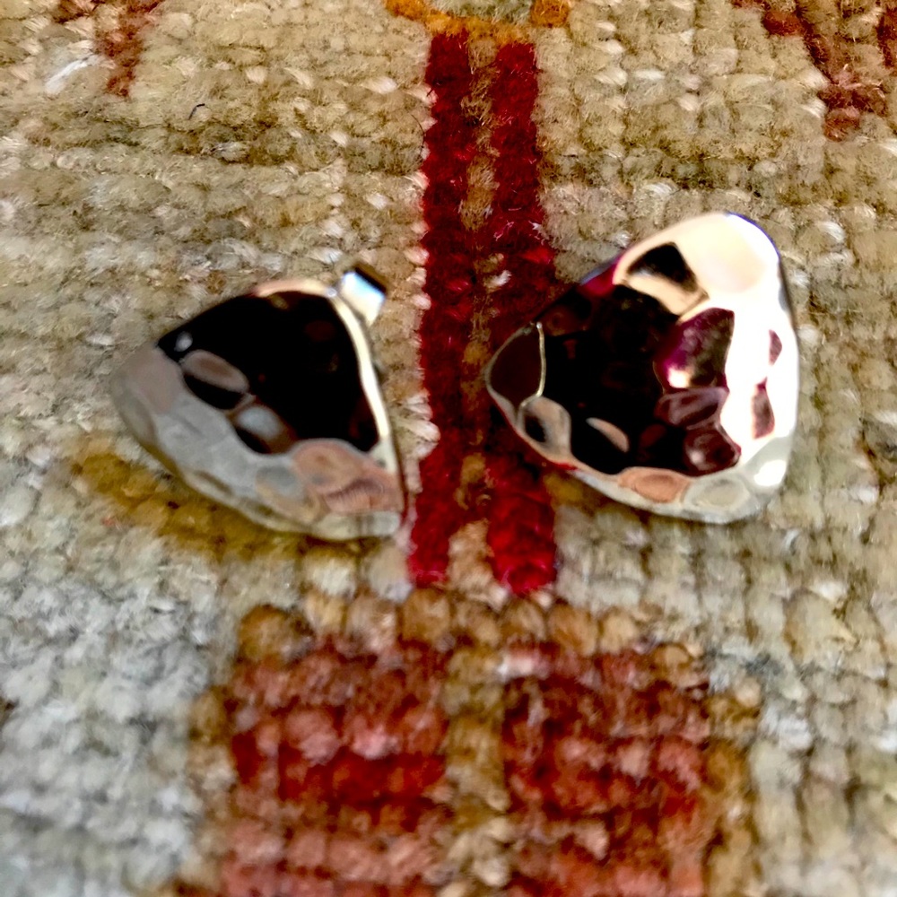 Trifari vintage 90s hammered silver clip earrings!